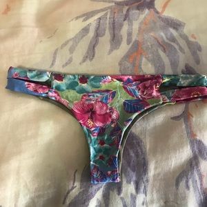 San Lorenzo tropical pattern thong bikini bottom!